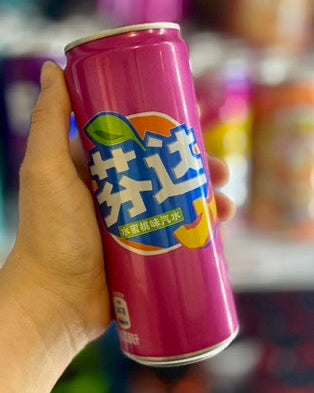 Fanta Peach (Chine) – La Pêche en Mode Ultra Fraîche 🍑✨